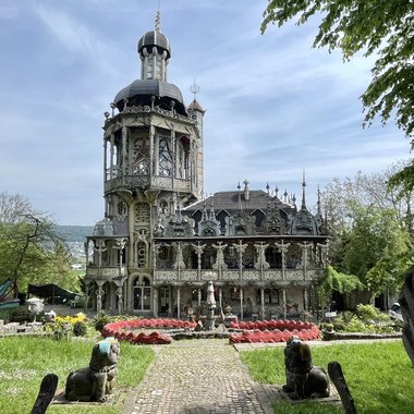 Aufnahme Künstlerhaus mit Turm Foto Mirjam Frieden
